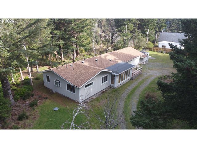 92504 PARADISE POINT Rd, Port Orford, OR 97465