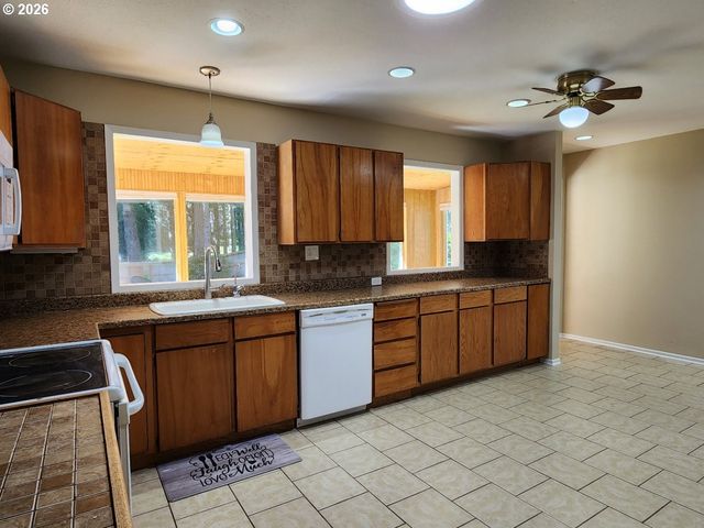 92504 PARADISE POINT Rd, Port Orford, OR 97465