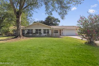 5900 Lochness Circle Circle, Ocean Springs, MS 39564