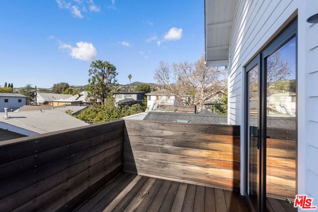 4525 Melbourne Avenue, Los Angeles, CA 90027