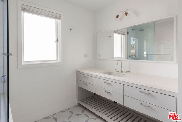 4525 Melbourne Avenue, Los Angeles, CA 90027