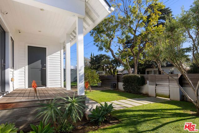 4525 Melbourne Avenue, Los Angeles, CA 90027