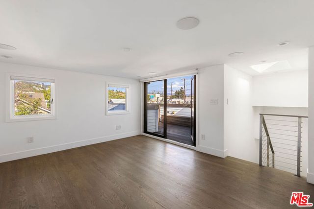 4525 Melbourne Avenue, Los Angeles, CA 90027