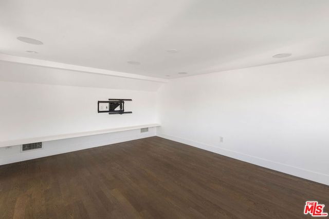 4525 Melbourne Avenue, Los Angeles, CA 90027