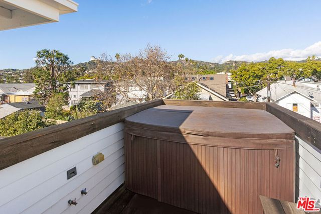 4525 Melbourne Avenue, Los Angeles, CA 90027