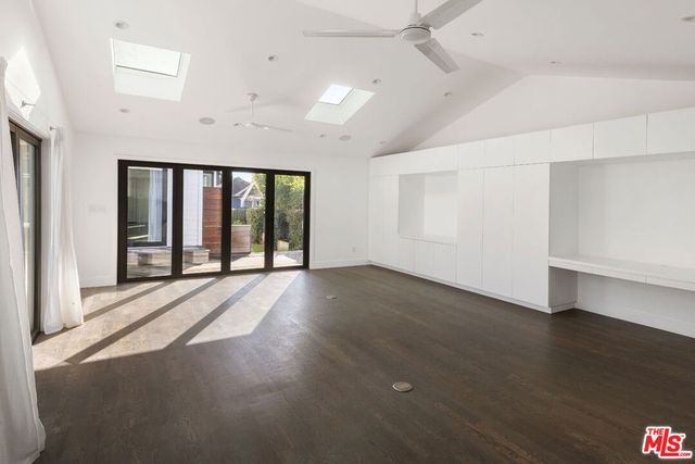 4525 Melbourne Avenue, Los Angeles, CA 90027