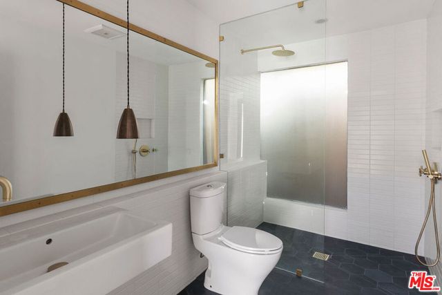 4525 Melbourne Avenue, Los Angeles, CA 90027