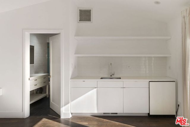 4525 Melbourne Avenue, Los Angeles, CA 90027