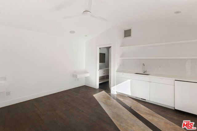 4525 Melbourne Avenue, Los Angeles, CA 90027