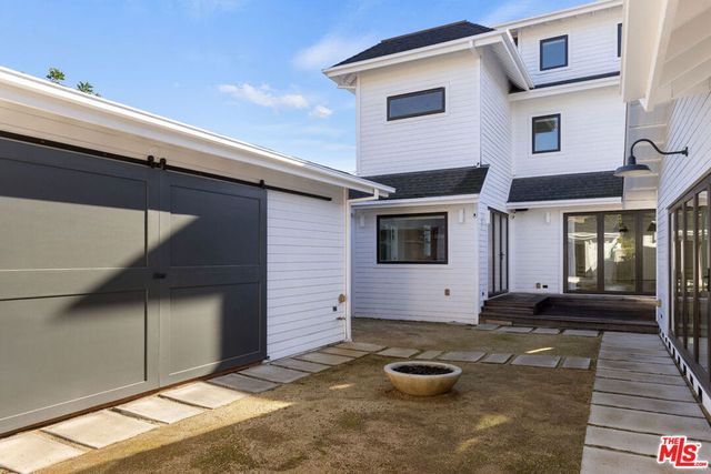 4525 Melbourne Avenue, Los Angeles, CA 90027