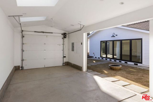 4525 Melbourne Avenue, Los Angeles, CA 90027