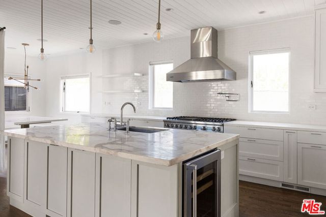 4525 Melbourne Avenue, Los Angeles, CA 90027