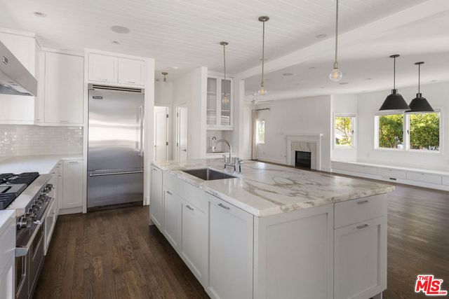 4525 Melbourne Avenue, Los Angeles, CA 90027