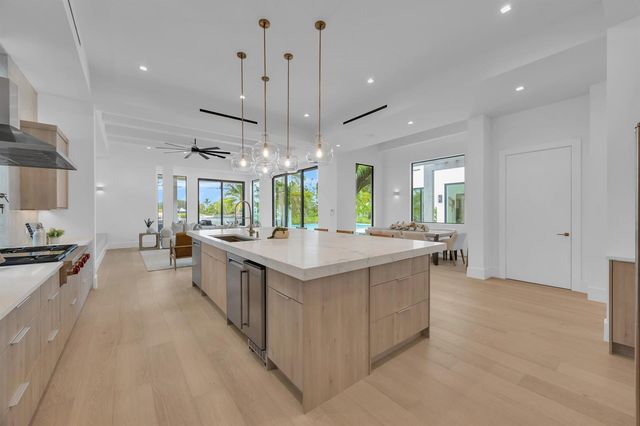 19175 W Riverside Drive, Tequesta, FL 33469