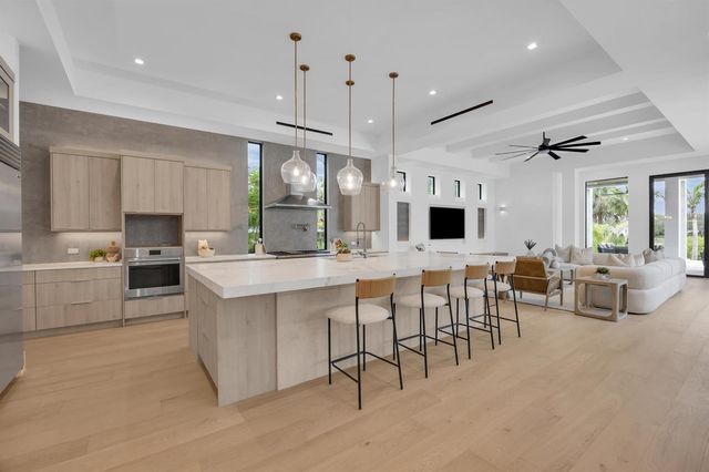 19175 W Riverside Drive, Tequesta, FL 33469