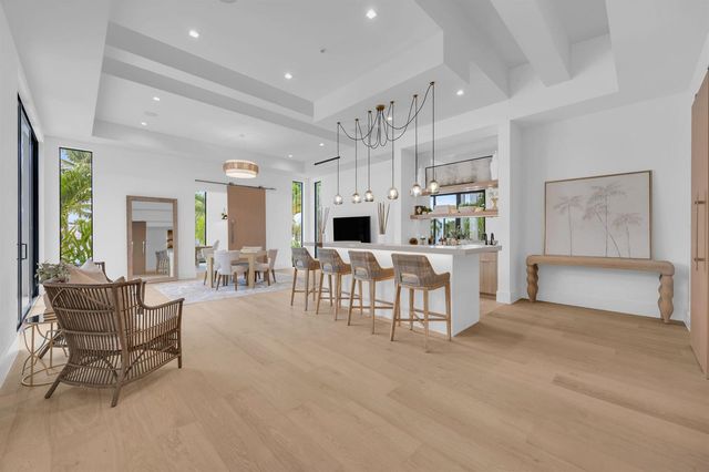 19175 W Riverside Drive, Tequesta, FL 33469