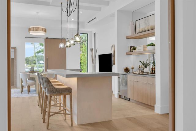 19175 W Riverside Drive, Tequesta, FL 33469