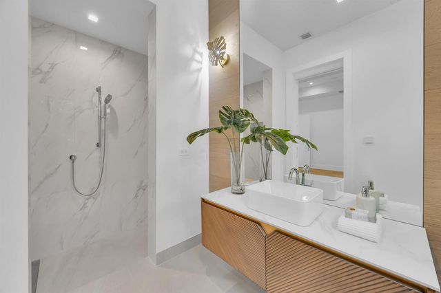 19175 W Riverside Drive, Tequesta, FL 33469