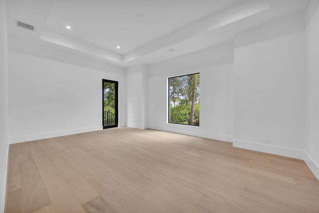 19175 W Riverside Drive, Tequesta, FL 33469