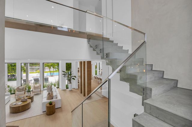 19175 W Riverside Drive, Tequesta, FL 33469