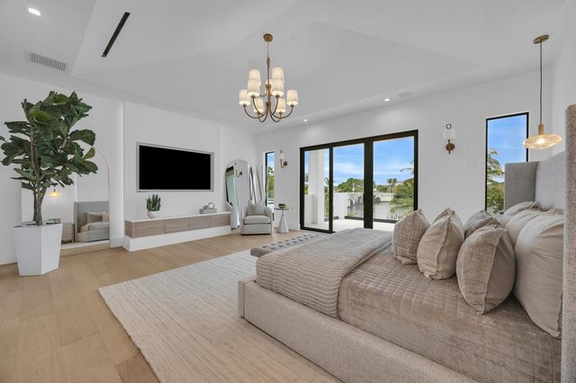 19175 W Riverside Drive, Tequesta, FL 33469