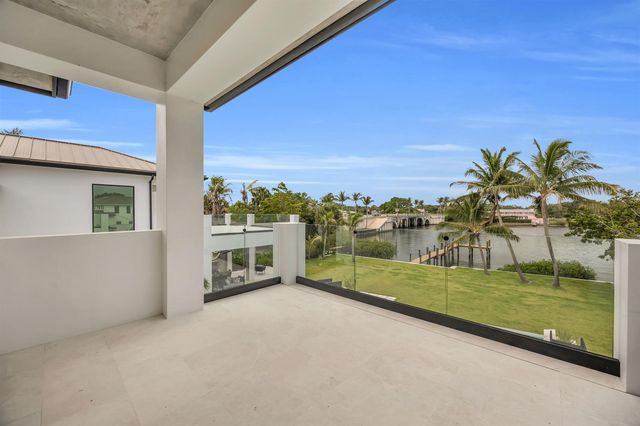19175 W Riverside Drive, Tequesta, FL 33469