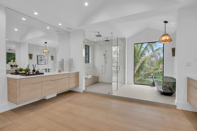 19175 W Riverside Drive, Tequesta, FL 33469
