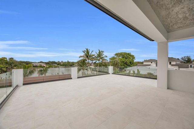19175 W Riverside Drive, Tequesta, FL 33469