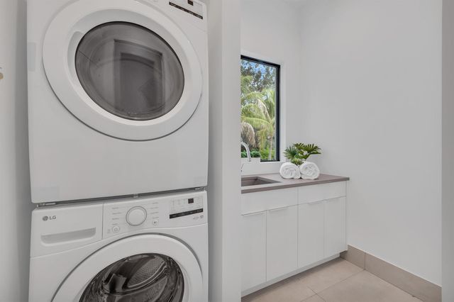 19175 W Riverside Drive, Tequesta, FL 33469