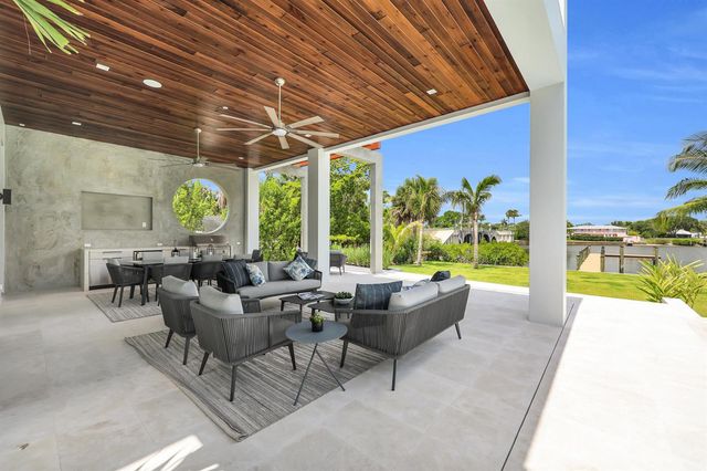 19175 W Riverside Drive, Tequesta, FL 33469