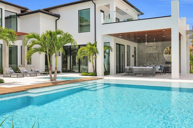19175 W Riverside Drive, Tequesta, FL 33469
