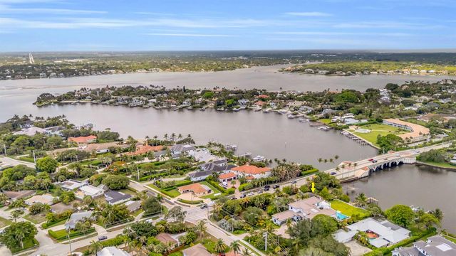19175 W Riverside Drive, Tequesta, FL 33469