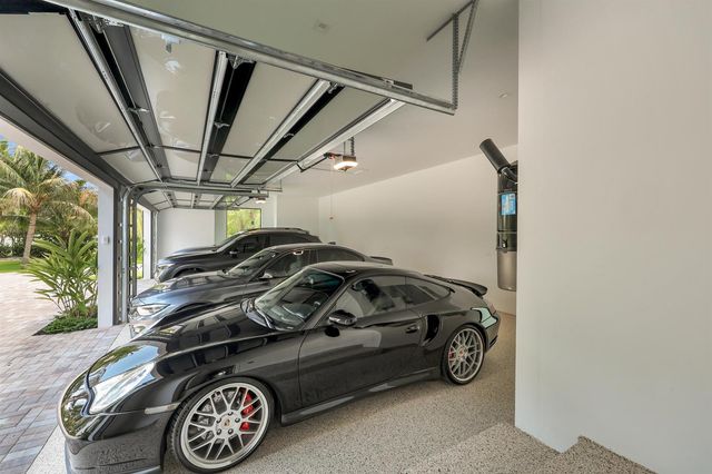 19175 W Riverside Drive, Tequesta, FL 33469