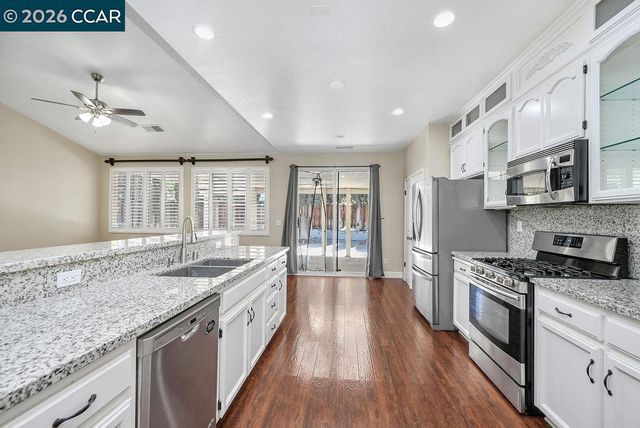1720 Treehaven Lane, Tracy, CA 95376