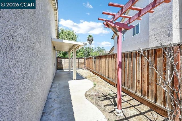 1720 Treehaven Lane, Tracy, CA 95376