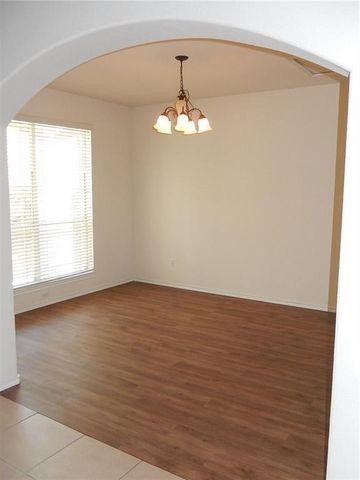 64 White Magnolia CIR, Austin, TX 78734