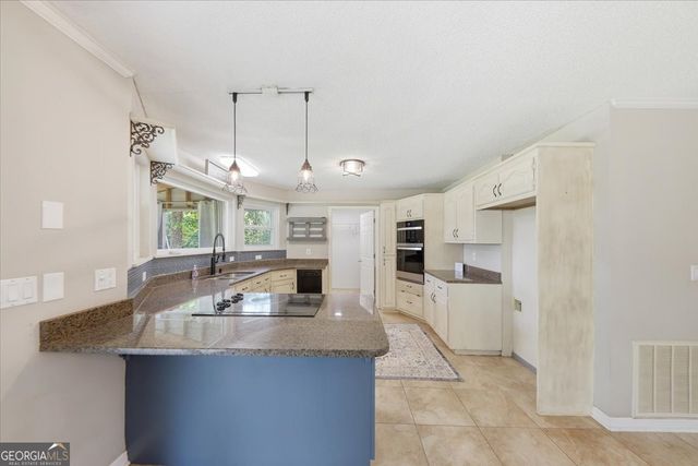 126 Findley Road NE, Rydal, GA 30171