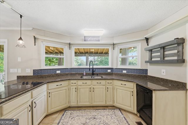 126 Findley Road NE, Rydal, GA 30171