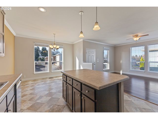 576 Sw GEORGETOWN Way 146, Beaverton, OR 97006