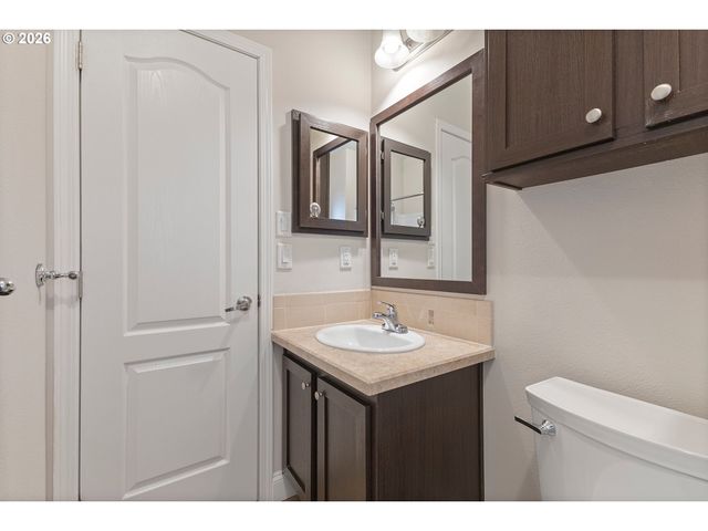 576 Sw GEORGETOWN Way 146, Beaverton, OR 97006