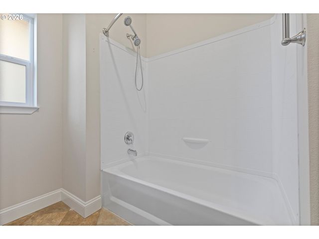 576 Sw GEORGETOWN Way 146, Beaverton, OR 97006