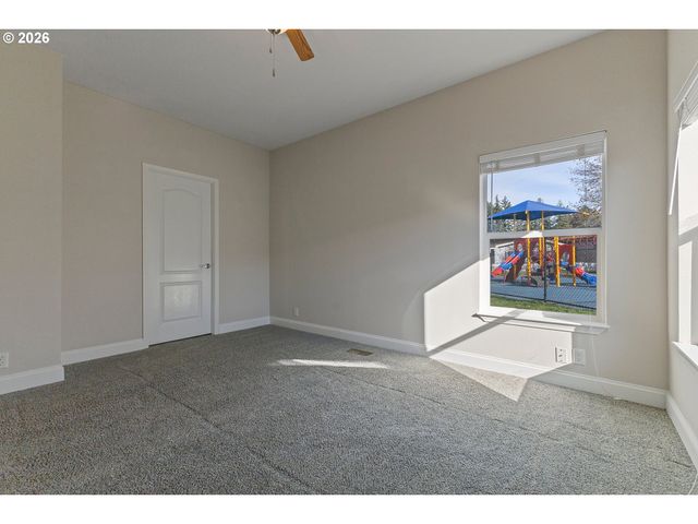 576 Sw GEORGETOWN Way 146, Beaverton, OR 97006