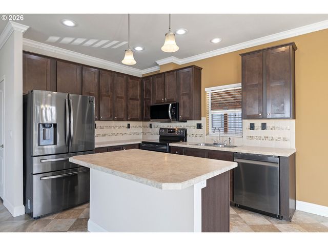 576 Sw GEORGETOWN Way 146, Beaverton, OR 97006