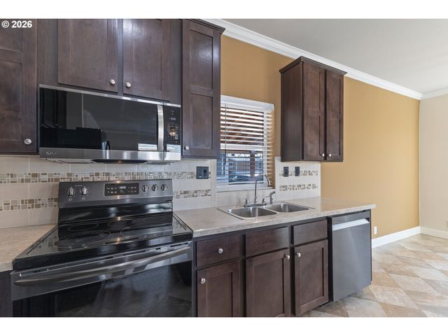 576 Sw GEORGETOWN Way 146, Beaverton, OR 97006