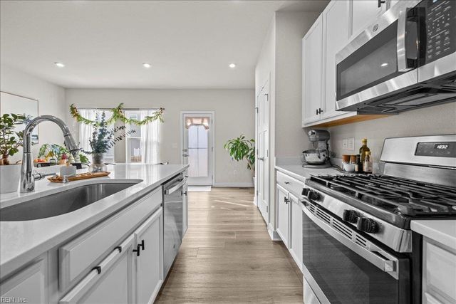 1212 Gunboat DR, Suffolk, VA 23435