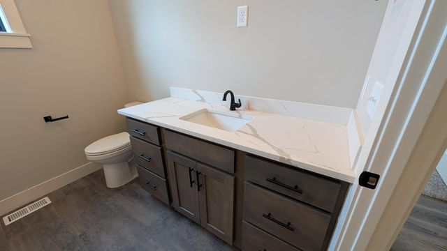 1199 60th Street, Hudson, WI 54016
