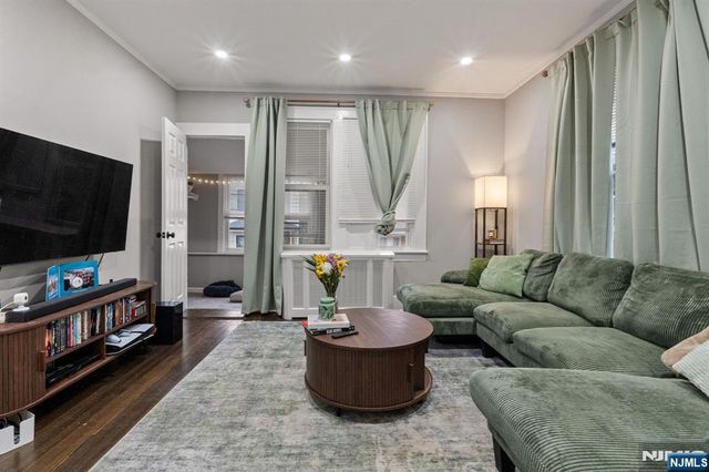 76 Mission Street, Montclair, NJ 07042