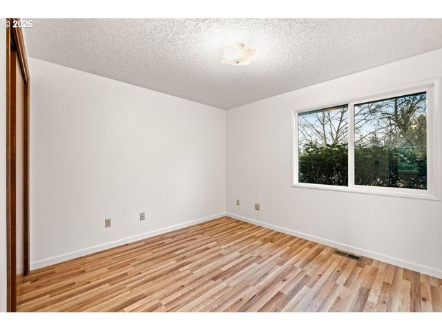 8250 Sw 165TH Ave, Beaverton, OR 97007