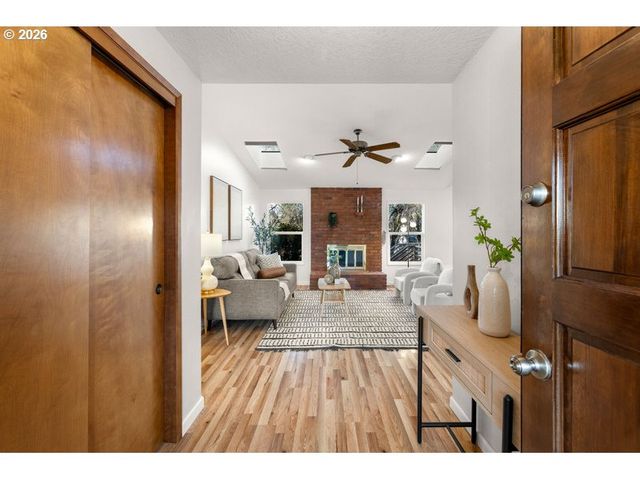 8250 Sw 165TH Ave, Beaverton, OR 97007