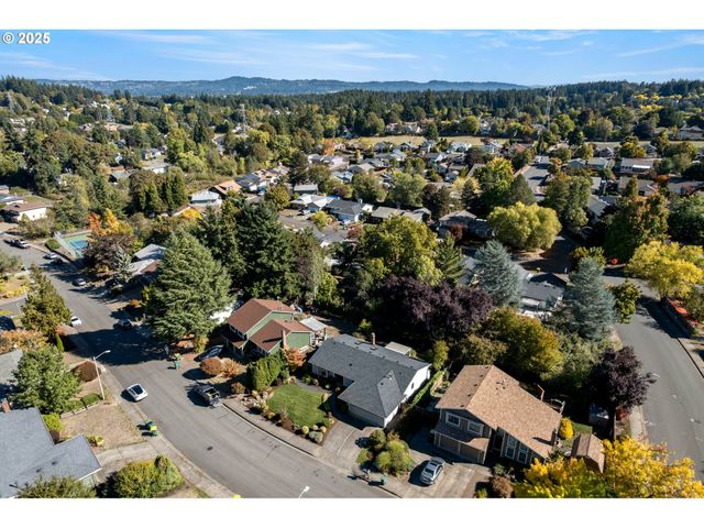 8250 Sw 165TH Ave, Beaverton, OR 97007